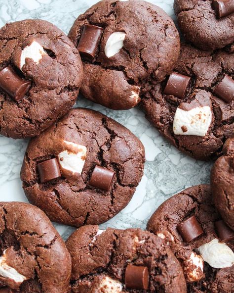 2,251 Me gusta, 63 comentarios - Catherine Perez, MS, RD (@plantbasedrd) en Instagram: "Is it too late for some more holiday cookie recipes? 🎅🏽 I’m pumped it’s cookie season and I’m…" Mexican Hot Chocolate Cookies, Chocolate Marshmallow Cookies, Is It Too Late, Dairy Free Chocolate Chips, Hot Chocolate Cookies, Double Chocolate Cookies, Mexican Hot Chocolate, Chocolate Marshmallows, Holiday Cookie Recipes