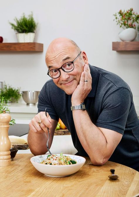 Greg Wallace (in Vienna) Tv Chefs, Fav Person, Shaved Head, London Town, Family Dinners, Healthy Meals, Dinner Time, Eating Well, Family Dinner