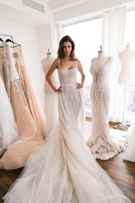 pallas couture diorella Pallas Couture Bridal, Pallas Couture, Couture Wedding Dress, Wedding Dress Couture, Dreamy Wedding, Pretty Wedding, Wedding Dress Inspiration, Wedding Dresses Simple, Dream Wedding Dresses