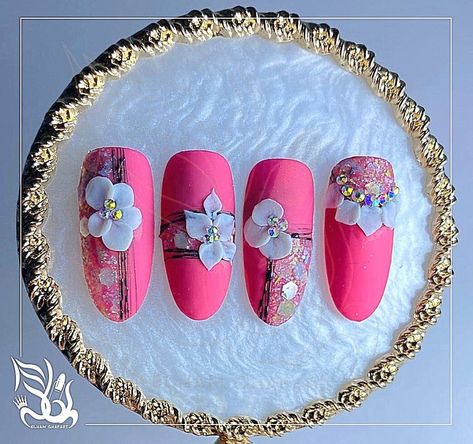 3d Top Coat Nail Art, 4d Flower Nail Art, Simple Nail Art Videos, Diy Rhinestone Nails, Bridal Nails Designs, Quick Nail Art, Skull Nails, Bridal Nail Art, Art Deco Nails