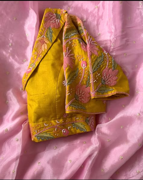 Yellow Blouse Designs, Collar Neck Design, Saree Combination, Handwork Blouse, Heavy Blouse, Maggam Work Blouse, Blouse Ideas, Saree Blouse Neck Designs, Kids Blouse Designs