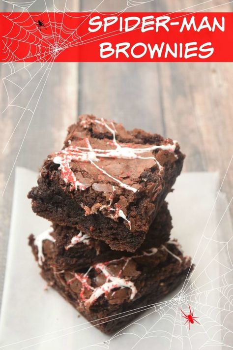 Spiderman Brownies, Spiderman Snacks, Brownie Spider Web, Spider Web Brownies, Spiderweb Brownies, Spider Web On Brownies, Spider Web Desserts, Spider Desserts, Brownies With Marshmallow