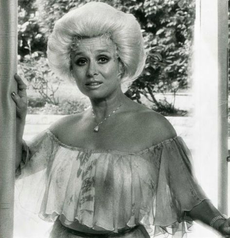 Barbara Windsor Barbara Windsor, B Movie, Vintage Life, Dress And Heels, Celebrity Photos, Windsor, Pin Up, 1960s, Actresses