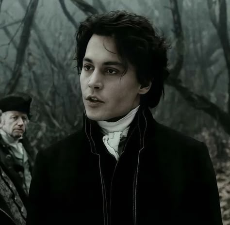 Sleepy Hollow Johnny Depp, Tim Burton Core, Tim Burton Aesthetic, Sleepy Hollow 1999, Directed By Tim Burton, Tim Burton Johnny Depp, Johnny Depp Characters, Ichabod Crane, Tim Burton Characters