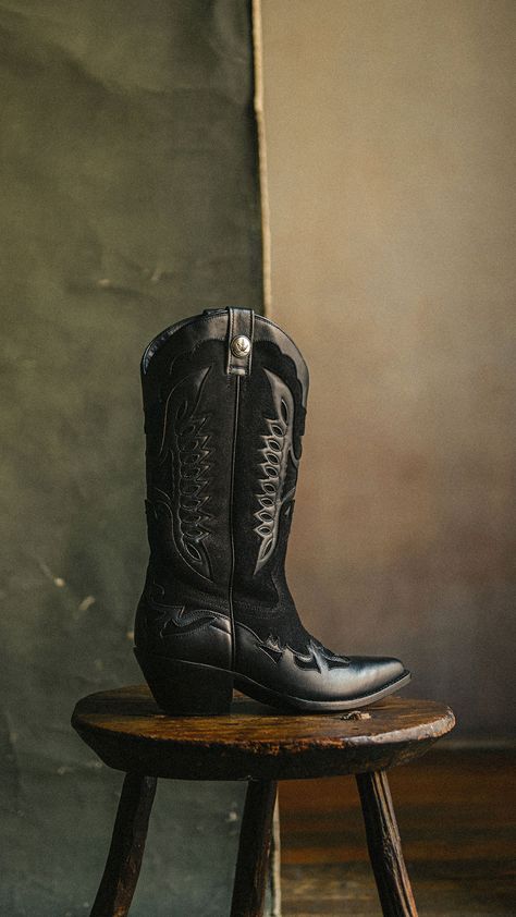 Boot Photography Ideas, Western Flatlay, Cowboy Boot Photoshoot, Western Product Photography, Cowboy Boots Photography, Boot Photoshoot, Boots Photoshoot, Cowboy Boots Aesthetic, Miron Crosby