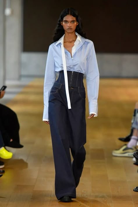 Ss25 Runway, Runway Outfits, Spring 2025, Work Chic, Runway Trends, Denim Trends, Fashion Week Runway, Fashion Show Collection, Business Fashion