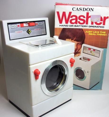 Washing Machine by Casdon Toys, 1970's. My sister had one of these and also a cooker to match Childhood Toys 70s, Toy Washing Machine, Childhood Memories Toys, 1970s Toys, Childhood Memories 80s, 1980s Toys, 70s Nostalgia, 1980s Childhood, 1970s Childhood