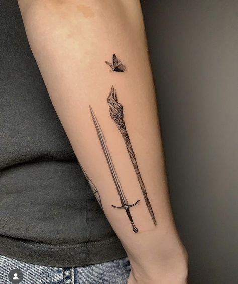 Gandalf Hobbit, Gandalf Tattoo, Hobbit Tattoo, Tolkien Tattoo, Body Armor Tattoo, Lotr Tattoo, Barcelona Tattoo, Lord Of The Rings Tattoo, Gold Tattoo