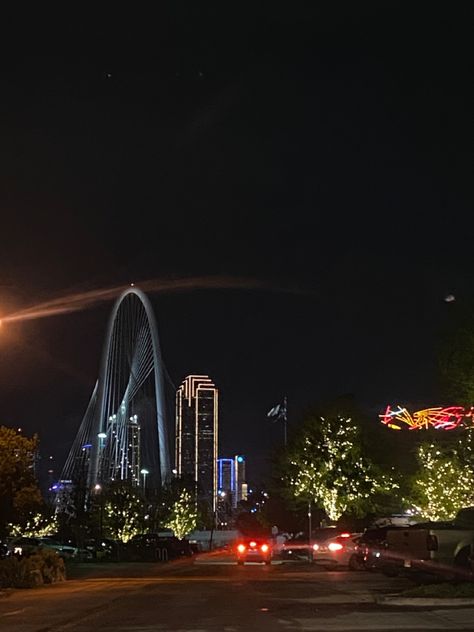 bright city lights with cars and a skyline Dallas Tx Aesthetic, Downtown Dallas Aesthetic, Downtown Dallas At Night, Dallas Texas Aesthetic, Dallas Aesthetic, Dallas Nightlife, Dallas Downtown, Downtown Dallas Texas, Usa Life