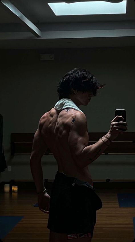 Aesthetics Bodybuilding, Gym Boy, Gym Guys, Wellness Massage, Gym Photos, 얼굴 그리기, 남자 몸, Fitness Inspiration Body, Gym Inspiration