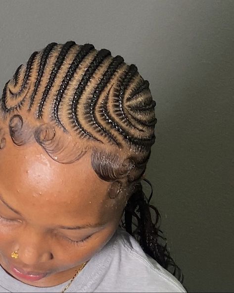 Small Straight Backs, Braid Styles For Women, Freestyle Stitch Braids, Straight Backs, Straight Back Braids, Wave Curls, New Braided Hairstyles, Latest Hair Braids, Cornrow Braid Styles