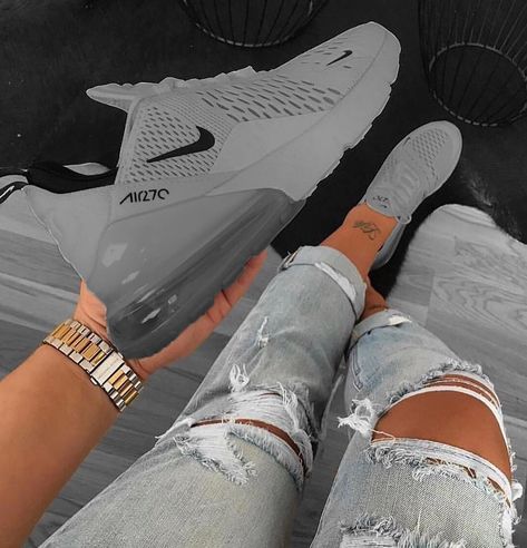 Cool Nike Shoes, Wallpaper Nike, Jordan Shoes Girls, Custom Nike Shoes, Sneakers Fashion Outfits, All Nike Shoes, Nike Air Shoes, Cute Nike Shoes, Fresh Shoes