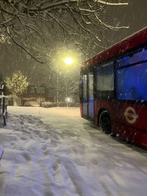 London Snow Aesthetic, Snow London Aesthetic, Snowy London Aesthetic, London Bus Aesthetic, London Snow, Vintage London Photography, Snow Outside, Inspiration Aesthetic, London Apartment