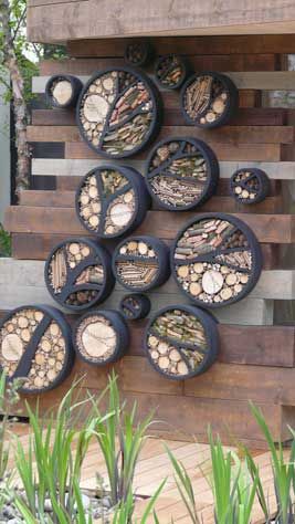 Beneficial Insect Habitat: If this could be done with old tires, it would be amazing. Insect Habitat, Tire Art, Bug Hotel, Garden Activities, Insect Hotel, Living Fence, Wildlife Gardening, School Garden, Have Inspiration