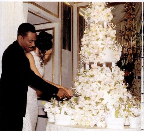 7 Most Expensive Wedding Cake Of Celebrities! Expensive Wedding Cakes, Royal Wedding Cakes, Most Expensive Wedding, Rose Petal Cake, Most Expensive Wedding Dress, Tall Wedding Cakes, Expensive Wedding Dress, Extravagant Wedding Cakes, Expensive Wedding