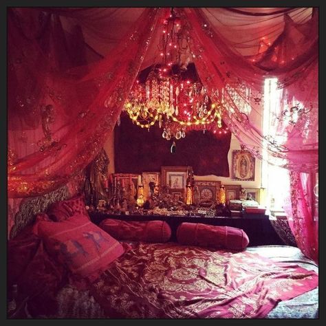 Masquerade Bedroom Ideas, Whimsigoth Bed Canopy, Burlesque Room Decor, Small Bedroom Maximalist, Purple And Red Bedroom, Whimsigoth Bed, Bed Maximalist, Maximalism Bedrooms, Whimsigothic Bedroom