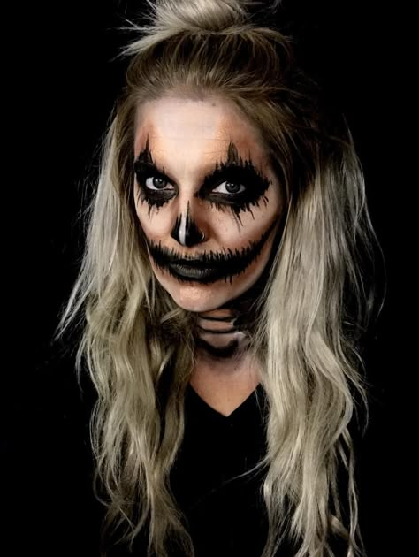 Easy Halloween Zombie Makeup, Dark Scarecrow Makeup, Scarecrow Scary Makeup, Scary Scarecrow Face Paint, Zombie Scarecrow Makeup, Scary Face Paint Horror Makeup, Spooky Scarecrow Makeup, Halloween Face Makeup Scary, Scary Scarecrow Makeup Women