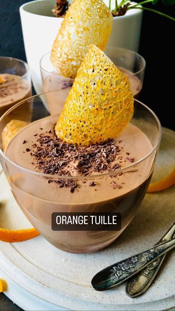 Dessert Garnishes Ideas, Coral Tuiles Recipe, Orange Garnish Ideas, Savory Tuile Recipe, Dessert Garnish Ideas, Tuile Garnish, Tuiles Recipe, Orange Garnish, Elegant Lunch