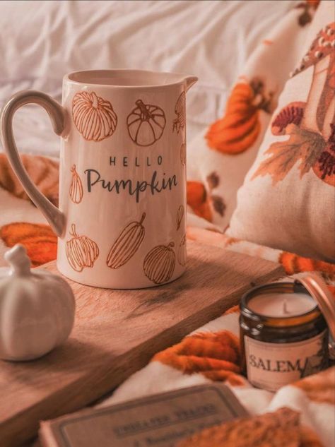 Recetas Halloween, Pumpkin Patch Pictures, Halloween Breakfast, Autumn Mug, Pumpkin Wallpaper, Living Room Decor On A Budget, Fall Faves, Halloween Everyday, Chic Halloween