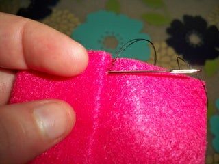 Hand Sewing: Basic Slip Stitch (Blind Stitch): 3 Steps Slip Stitch Sewing, Slip Stitch Crochet, Invisible Stitch, Stitch Sewing, Hand Sewing Projects, Sewing Pants, Sewing 101, Blind Stitch, Ladder Stitch