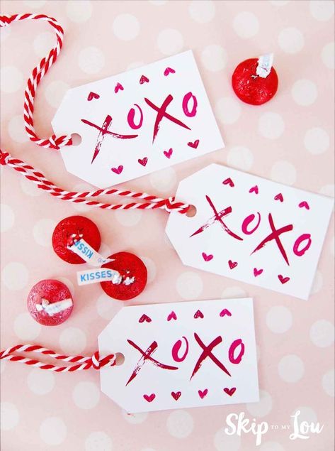 free printable XOXO gift tags for Valentines Day. #valentinesday #valentine #gifttags #giftideas Free Printable Valentines Tags, Valentines Gift Tags, Free Printable Gift Tags, Valentine's Day Printables, Free Gift Tags, Valentines Printables Free, Valentine Tags, Valentine's Day Quotes, Free Valentine