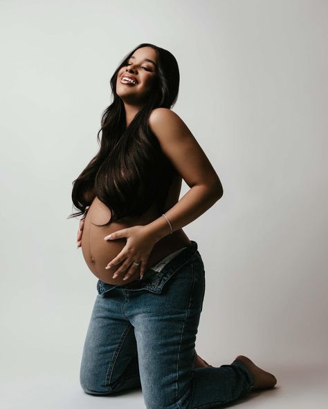 Bump Shoot, Studio Maternity Shoot, Maternity Studio Photoshoot, Girl Bye, Pregnancy Belly Photos, Maternity Studio, Maternity Poses, Studio Photoshoot, Maternity Portraits