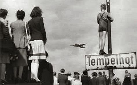 This US Air Force pilot became a hero to German children during the Berlin Blockade by taking on the role of “Uncle Wiggly Wings”. Berlin Nightlife, Berlin 1945, West Berlin, German History, Berlin Wall, East Germany, Us History, Historical Events, Second World