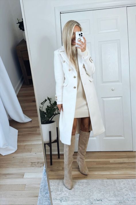 White Long Jacket Outfit Classy, Off White Trench Coat, Sweatsuit With Trench Coat, White Peacoat Outfit, Ivory Coat Outfit, White Trench Coat Outfit, Long Jacket Outfit, Peacoat Outfit, White Long Jacket