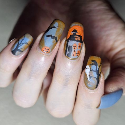 🧛🏻‍♀️Karolina Gonzalez🧛🏻‍♀️ Nail Art Enthusiast | Starting the #31daysofhalloweennails with a 👻🏚️Haunted House👻🏚️ mani [𝔣𝔯𝔢𝔢 𝔥𝔞𝔫𝔡] 👻🏚️ ℭ𝔬𝔩𝔬𝔯 𝔫𝔞𝔦𝔩 𝔭𝔬𝔩𝔦𝔰𝔥 𝔲𝔰𝔢𝔡 𝔞𝔰 𝔟𝔞𝔰𝔢: @essence_cosmetics… | Instagram Art Enthusiast, A Haunted House, Essence Cosmetics, 31 Days Of Halloween, Free Hand, Halloween Nails, Haunted House, Hand Coloring, Nail Colors