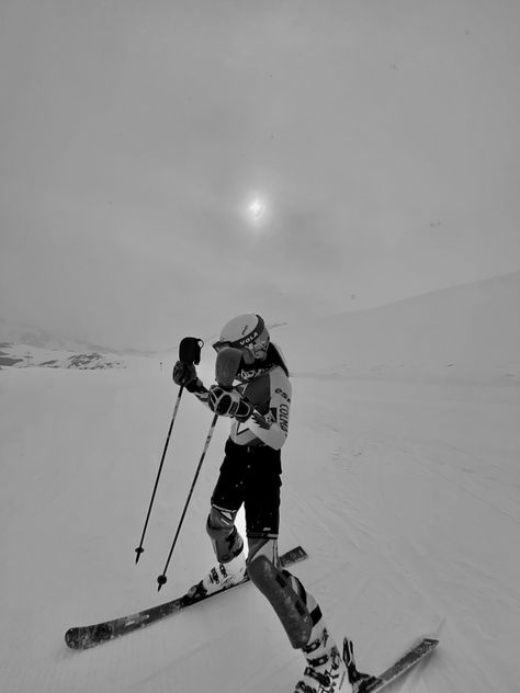 Ski Racing Aesthetic, Ski Core, Race Aesthetic, Ski Pics, Skiing Aesthetic, Ski Aesthetic, Race Photography, Ski Bums, Powder Skiing