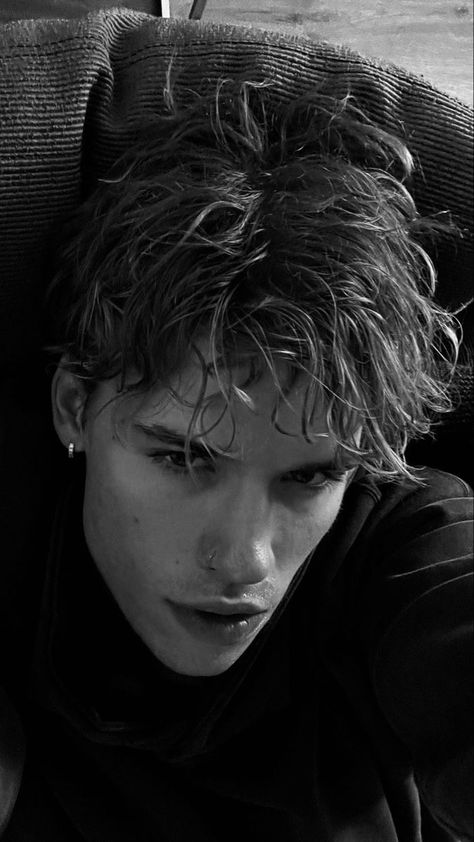 royal elite, rina kent, cruel king, levi king, astrid clifford, astrid and levi Levi King, Royal Elite, Zodiac Academy, Chloe Walsh, Instagram London, Aaron Warner, Fictional Men, Dark Blonde Hair, Blonde Boys