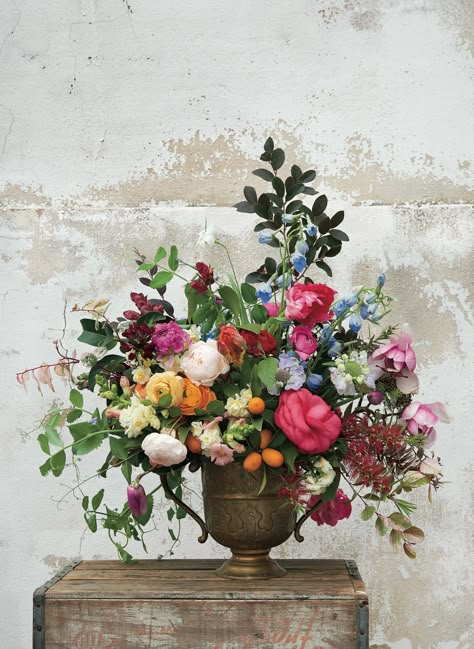 Behind the Scenes: A Spring Crop of Southern Florists from Garden & Gun: Gardenista Japanese Magnolia, Spring Crops, Beautiful Flower Arrangements, Deco Floral, Arte Floral, Beautiful Blooms, Ikebana, Love Flowers, Flowers Photography