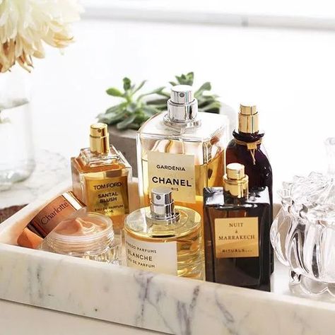 8 Chic And Easy Ways To Revamp Your Bathroom Counter • The Perennial Style | Dallas Fashion Blogger Chanel Gardenia, How To Apply Perfume, Chic Bathroom Decor, Bathroom Counter Decor, Bathroom Vanity Decor, Interior Simple, Parfum Chanel, Perfume Display, Marble Home