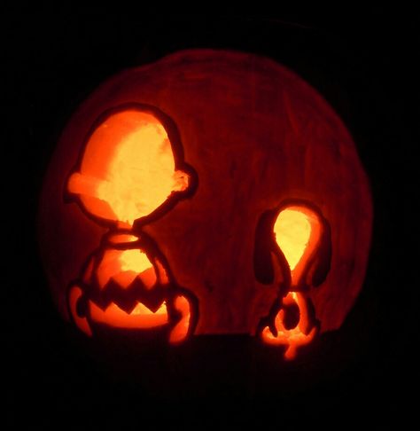 Snoopy Pumpkin Charlie Brown Pumpkin Carving, Character Pumpkin Carving, Snoopy Pumpkin Carving, Harry Potter Pumpkin Carving, Charlie Brown Pumpkin, Spiderman Pumpkin, Snoopy Pumpkin, Pumkin Ideas, Pumpkin Inspo