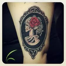 Classic Style Tattoo, Scary Tattoo Ideas, Horror Tattoo Ideas, Cameo Tattoo, Skull Cameo, Framed Tattoo, Scary Tattoos, More Tattoo, Gothic Tattoo