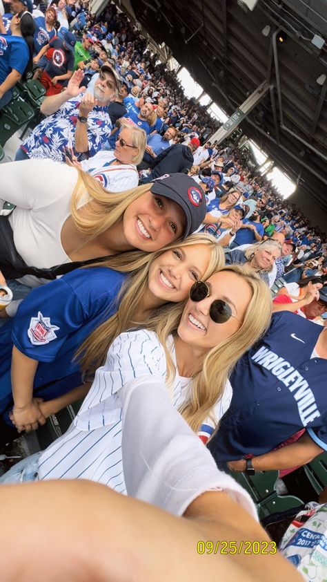 Chicago cubs. Chicago cubs game. Chicago cubs game outfit. Baseball game inspo. Baseball game pics. Baseball game ideas. Chicago cubs pics. .5 selfie inspo. Sister pics. Pics with sisters. Sister selfie. Baseball game outfit. Chicago Baseball Game Outfit, Baseball Game Poses, Baseball Game Photo Ideas, Baseball Game Instagram Pictures, Cubs Game Outfit Women, Baseball Game Pics, Baseball Game Pictures, Baseball Game Aesthetic, Cubs Game Outfit