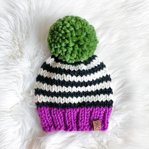 skull&hooks knit + crochet on Instagram: “Beetlejuice, beetlejuice, beetlejuice! 🖤 Do you love this beanie as much as I do?! ⚡️ #beetlejuice #beetlejuicebeanie #beetledemon #beanie…” Crochet Beetlejuice Hat, Crochet Beetlejuice Pattern Free, Beetlejuice Crochet Pattern Free, Beetlejuice Crochet Pattern, Beetle Juice Crochet, Crochet Beetlejuice, Beetlejuice Crochet, Weird Crochet, Crochet Spooky