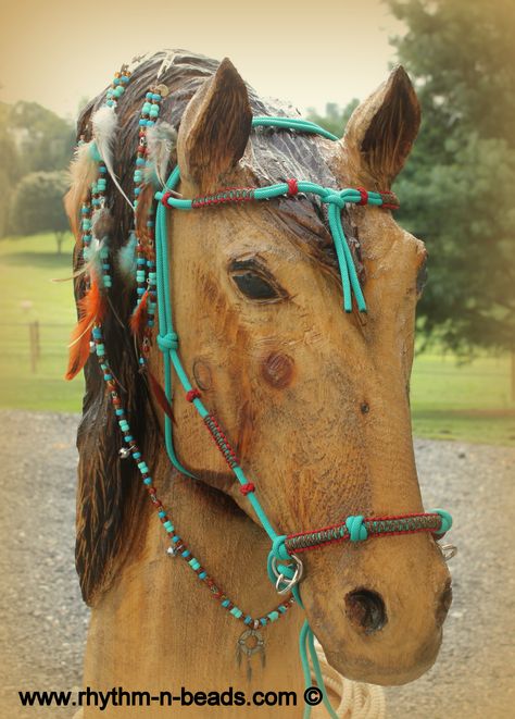 Natural Horsemanship, Art Wire, Horse And Rider, Horse Gear, Horseshoe Art, Horse Supplies, Bead Necklaces, Beaded Rope, Horse Stables