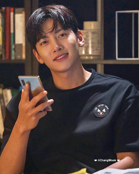 Ji Chang Wook Photoshoot, Most Handsome Korean Actors, Ji Chang Wook Smile, Korean Male Actors, Suspicious Partner, The K2, Actors Male, K Actors, Chang Wook