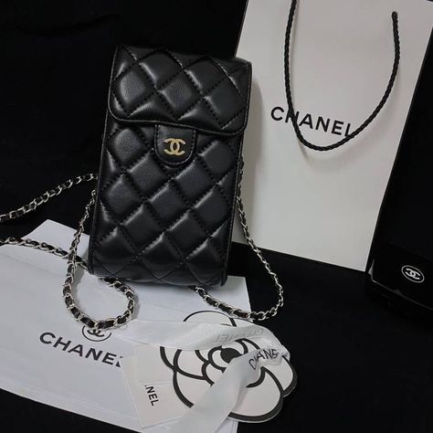 Chanel Plaid, Crossbody Phone Purse, Chanel Crossbody, Phone Purse, Phone Pouch, Quilted Bag, Shoulder Purse, Vintage Handbags, Black Tote Bag