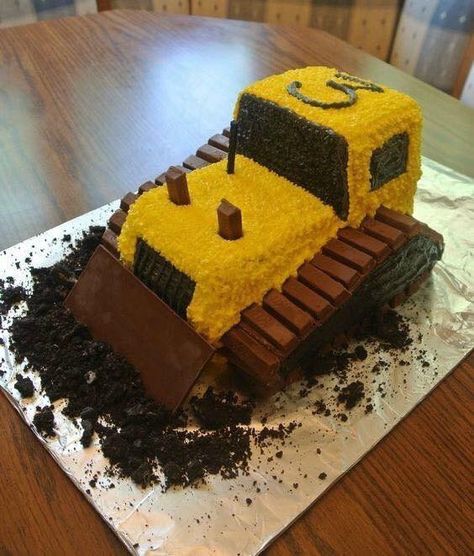 Photo only for Pinspiration  Bulldozer cake Bulldozer Cake, Sweet Birthday Cake, Birthday Cakes For Teens, 21st Birthday Cakes, Homemade Birthday Cakes, Adult Birthday Cakes, Salty Cake, Birthday Cakes For Men, Simple Birthday Cake