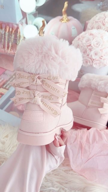 Pink Winter Shoes, Juicy Couture Uggs, Cute Shoes Aesthetic, Girly Outfits Winter, Pink Uggs With Bows, Pink Winter Aesthetic, Cute Pink Shoes, Cute Colorful Outfits, Juicy Couture Boots