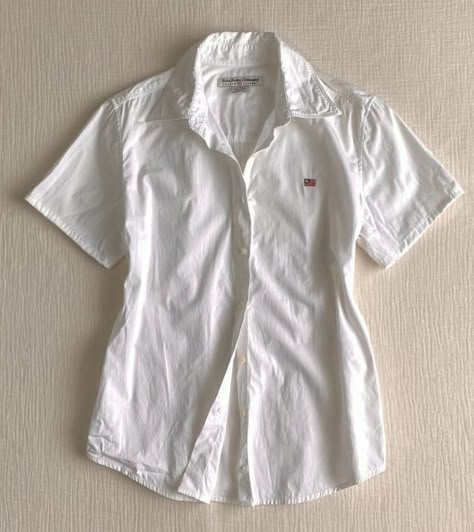 Button Up Aesthetic, Polo Shirt Aesthetic, White Dress Shirt Outfit, White Polo Outfit, Sixth Form Outfits, Downtown Outfits, Uniform Shirts, Dr Wardrobe, Short Sleeve Dress Shirt