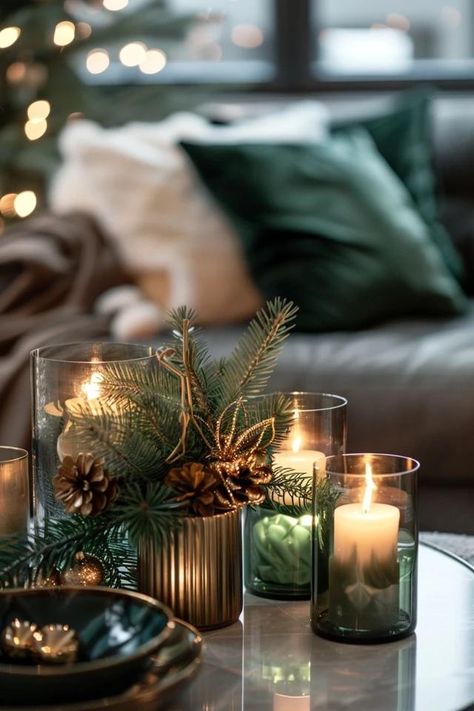 Modern Christmas Theme Decor for a Contemporary Home Emerald Christmas Decor, Christmas Decor Themes, Christmas Theme Decor, Contemporary Holiday Decor, Modern Christmas Theme, Copper Christmas Decor, Emerald Christmas, Contemporary Christmas Decor, Christmas Colour Schemes