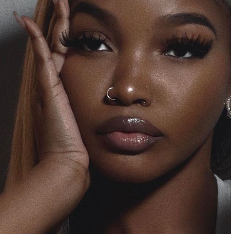 Nose Rings On Black Women, Nose Piercing Black Woman, Girls With Nose Rings, Black Nose Ring, Cute Nose Piercings, Nose Piercing Hoop, Nose Piercing Stud, Black Nose, Cute Piercings