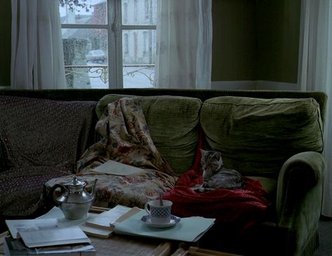 Le Beau Mariage (1982) | dir. Eric Rohmer Future Apartment, Future House, Kotatsu Table, Room Inspo, A Cat, Cribs, A Table, Blankets, Sweet Home