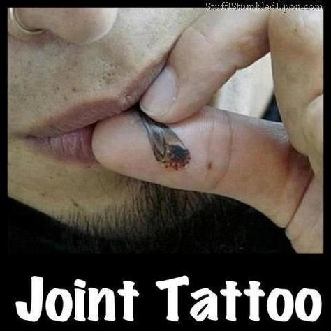 Thumb Tattoos, Finger Tattoo Designs, Weird Tattoos, Finger Tattoo, 3d Tattoos, Inked Magazine, Head Tattoos, Small Tattoo, Tattoo Ink