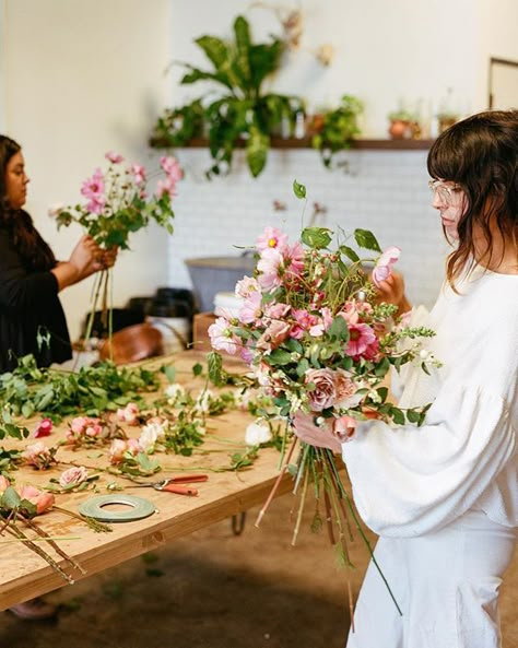 Flower Bouquet Workshop, Florist Workshop, Bouquet Workshop, Florist Life, Siren Floral Co, Flower Arrangement Workshop, Floral Workshop, Flower Workshop, Floral Design Classes