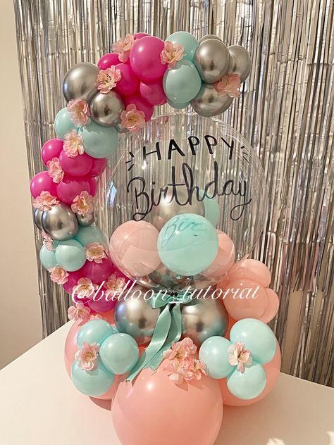 Bobo balloon bouquet tutorial video Male Balloon Bouquet, Senior Balloon Bouquet, Balloon Hug Tutorial, Small Birthday Balloon Arrangement, Small Balloon Bouquet Ideas Birthday, Birthday Bobo Balloon Ideas, Bobo Balloon Tutorial, Retirement Balloon Ideas, 50 Balloon Bouquet