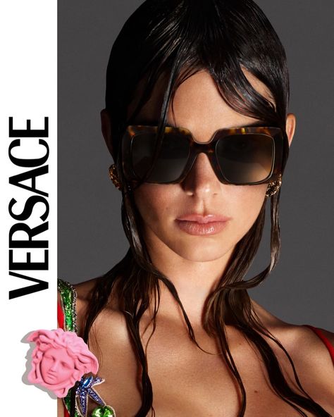 Kendall Jenner Versace Eyewear Spring 2021 Campaign | Fashion Gone Rogue Kendall Jenner Versace, Versace Photoshoot, Eyewear Campaign, Versace Eyewear, Top Sunglasses, Campaign Fashion, Fashion Photography Inspiration, Jenner Style, Versace Sunglasses